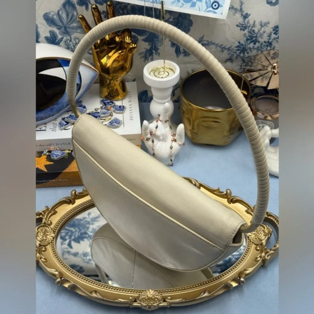 🆕 CULT GAIA 🧿 NWOT Ryka Sculptural Shoulder Bag, Off White Leather